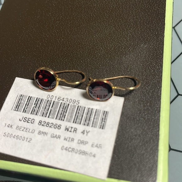 14 K garnet wire drop earrings - Picture 3 of 3